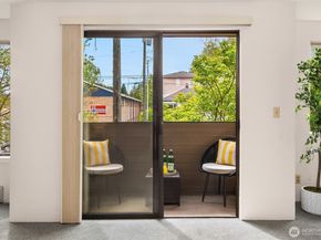 7518 24th Avenue NW 201, Seattle WA 98117