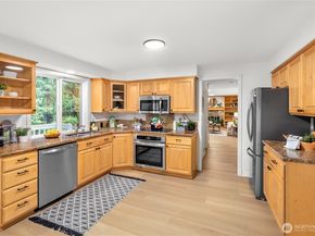 17811 7th Avenue W, Bothell WA 98012