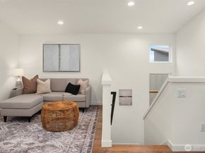 7428 2nd Avenue NE, Seattle WA 98115