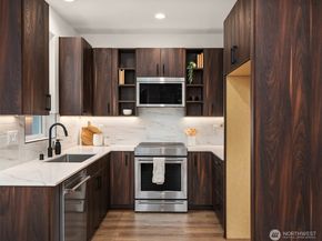 7428 2nd Avenue NE, Seattle WA 98115
