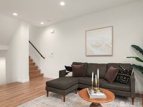 7428 2nd Avenue NE, Seattle WA 98115