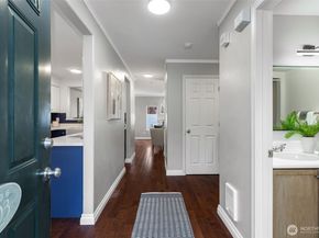 6106 202nd Street SW 103, Lynnwood WA 98036