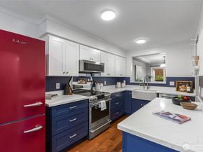 6106 202nd Street SW 103, Lynnwood WA 98036