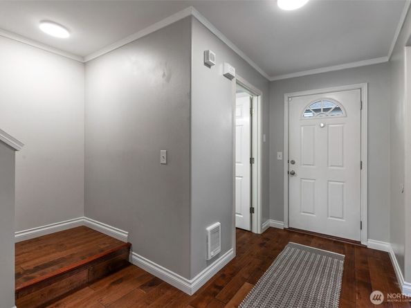 6106 202nd Street SW 103, Lynnwood WA 98036