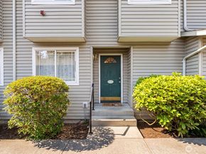 6106 202nd Street SW 103, Lynnwood WA 98036