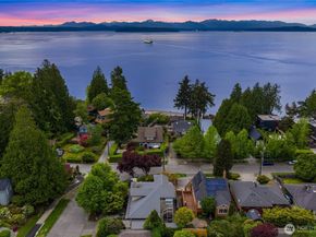 4712 SW Brace Point Dr, Seattle WA 98136