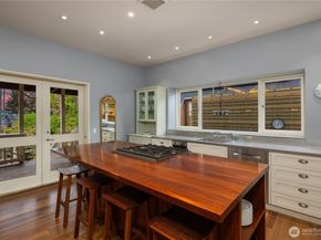 4712 SW Brace Point Dr, Seattle WA 98136