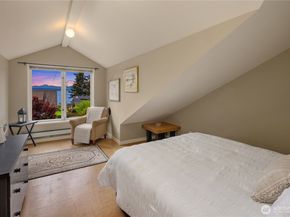4712 SW Brace Point Dr, Seattle WA 98136
