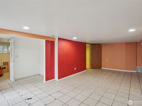 4817 Greenwood Avenue N, Seattle WA 98103