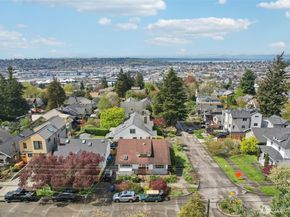 4817 Greenwood Avenue N, Seattle WA 98103