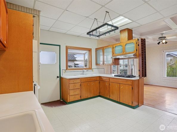 4817 Greenwood Avenue N, Seattle WA 98103
