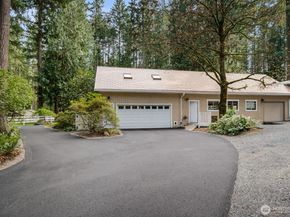 16 Bridlewood Circle, Kirkland WA 98033
