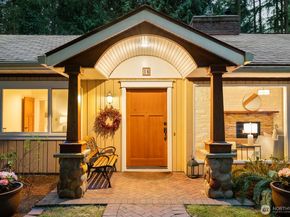 16 Bridlewood Circle, Kirkland WA 98033