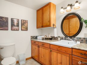 16 Bridlewood Circle, Kirkland WA 98033