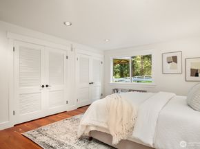 16 Bridlewood Circle, Kirkland WA 98033