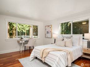 16 Bridlewood Circle, Kirkland WA 98033