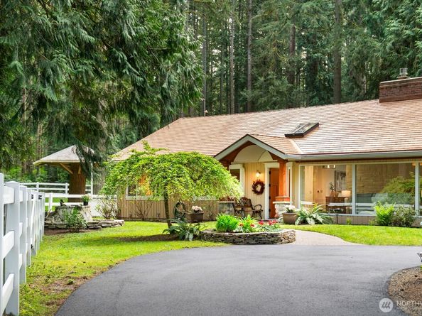 16 Bridlewood Circle, Kirkland WA 98033