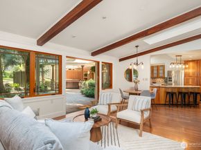 16 Bridlewood Circle, Kirkland WA 98033