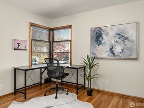 1821 N 47th Street, Seattle WA 98103