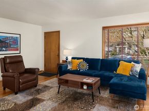 1821 N 47th Street, Seattle WA 98103