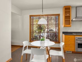 1821 N 47th Street, Seattle WA 98103