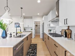 25 213th Place SW, Bothell WA 98021