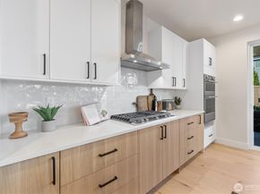25 213th Place SW, Bothell WA 98021
