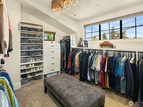 525 16th Avenue W, Kirkland WA 98033