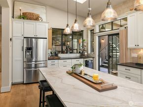 525 16th Avenue W, Kirkland WA 98033