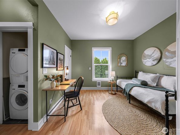 6015 1/2 20th Avenue NW, Seattle WA 98107