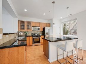 21262 40th Way S 32, SeaTac WA 98198