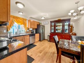10050 19th Avenue SW, Seattle WA 98146