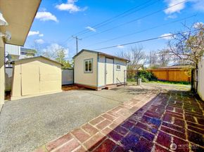 10050 19th Avenue SW, Seattle WA 98146