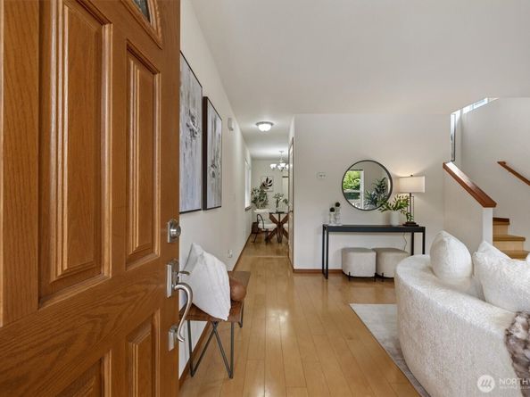 10050 19th Avenue SW, Seattle WA 98146