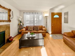 10050 19th Avenue SW, Seattle WA 98146
