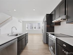 9811 31st Avenue SE B1, Everett WA 98208