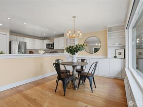 790 Madison Avenue N, Bainbridge Island WA 98110