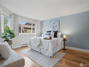 790 Madison Avenue N, Bainbridge Island WA 98110