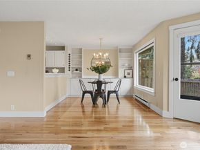 790 Madison Avenue N, Bainbridge Island WA 98110