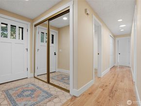 790 Madison Avenue N, Bainbridge Island WA 98110