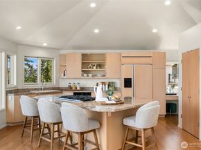936 170th Place SE, Bellevue WA 98008