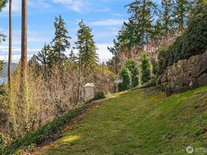 936 170th Place SE, Bellevue WA 98008