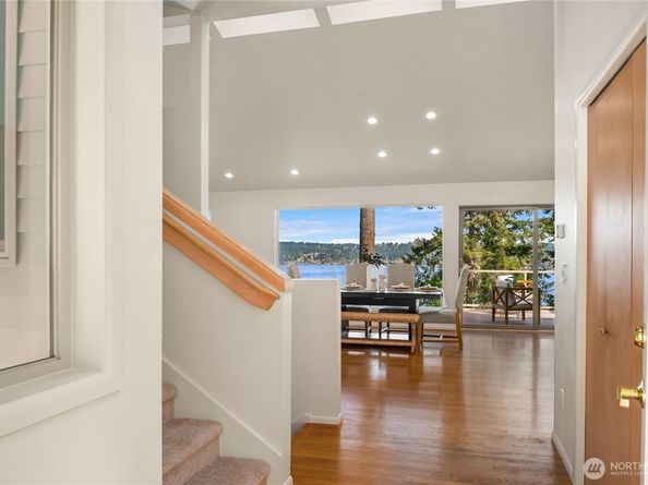 936 170th Place SE, Bellevue WA 98008