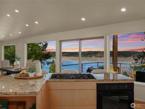 936 170th Place SE, Bellevue WA 98008