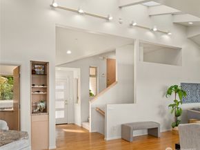 936 170th Place SE, Bellevue WA 98008