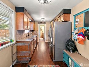 1011 9th St NE, Auburn WA 98002