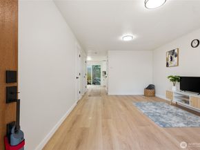 1220 N 137th Street Unit 5, Seattle WA 98133