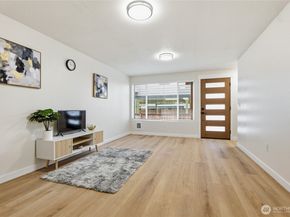 1220 N 137th Street Unit 5, Seattle WA 98133