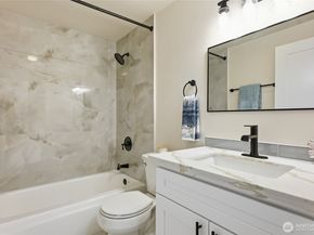 1220 N 137th Street Unit 5, Seattle WA 98133