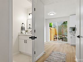 1220 N 137th Street Unit 5, Seattle WA 98133